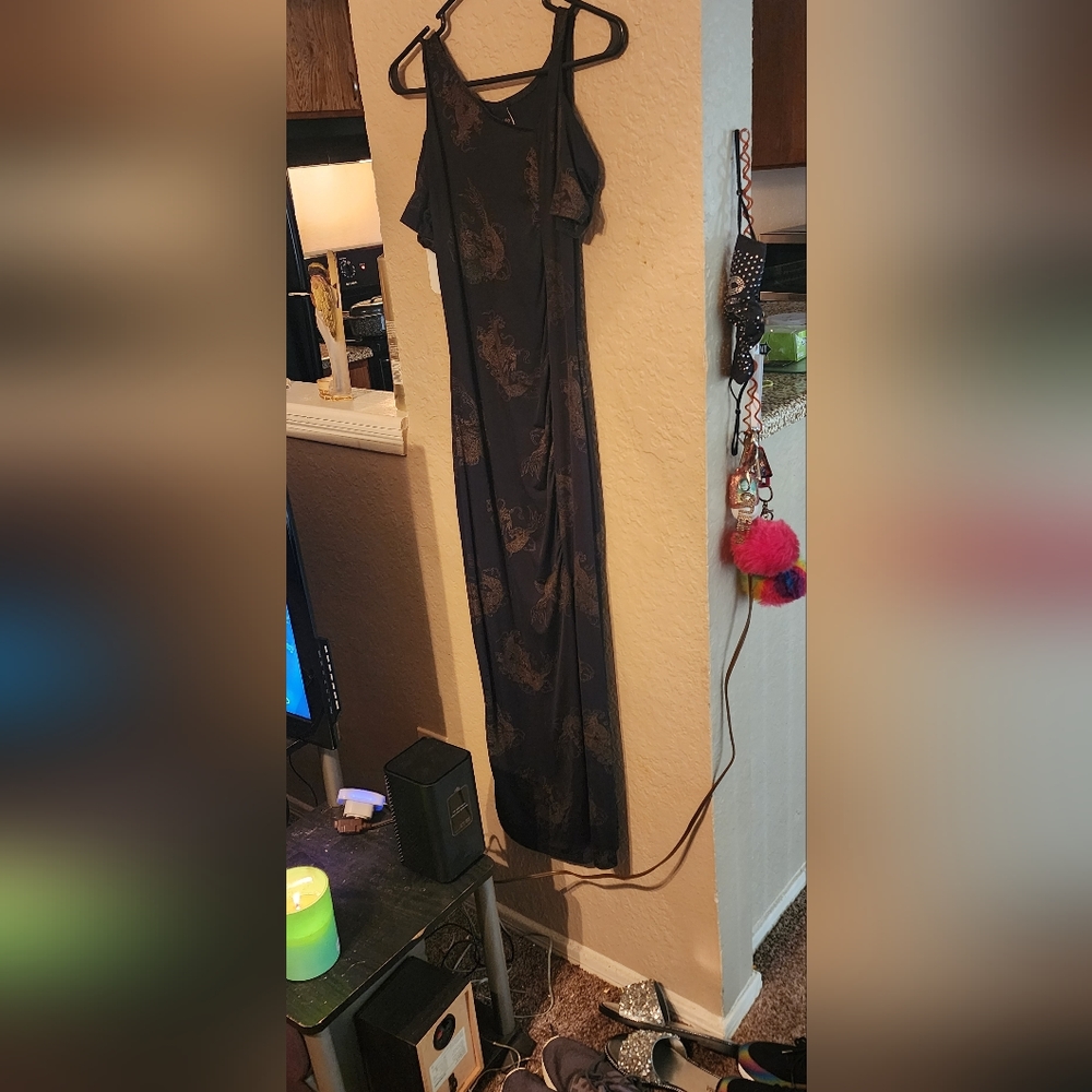 A Black and bronze casual dress